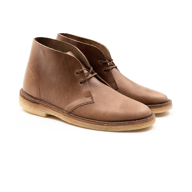 Men's low - cut desert boots with a contemporary, casual vibeWoodford Desert Boot - Horween Natural Chromexcel