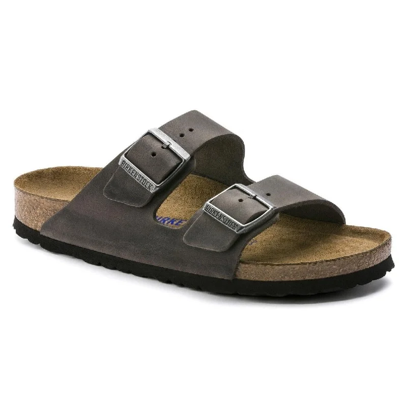 Men's sandals with a toe post designBirkenstock Arizona Soft Footbed - Iron Oiled Leather