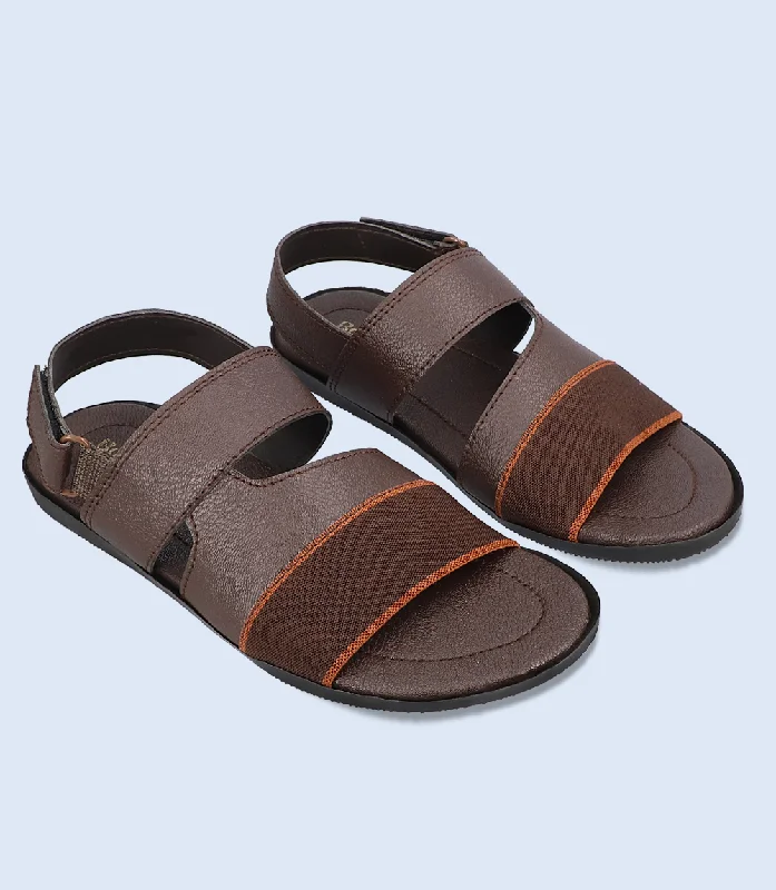 Men's sandals with a perforated leather upper for ventilationBM5672-Brown-Men Sandal