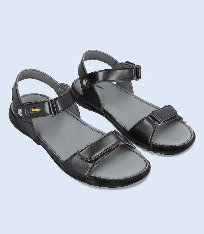 Men's sandals with a perforated leather upper for ventilationBM5680-Black-Men Sandal