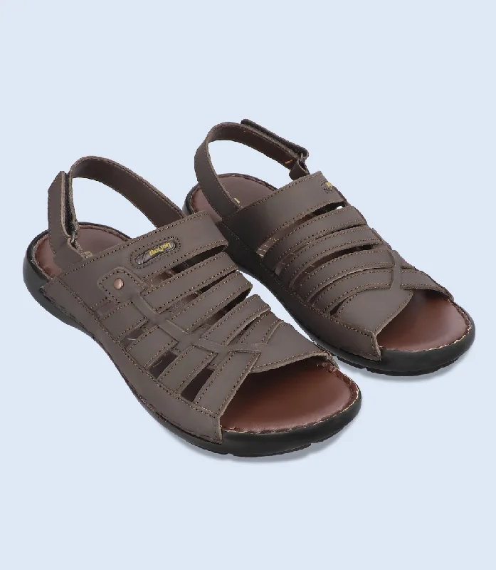 Men's sandals with a contrast stitching detailBM5856-Espresso-Men Sandal