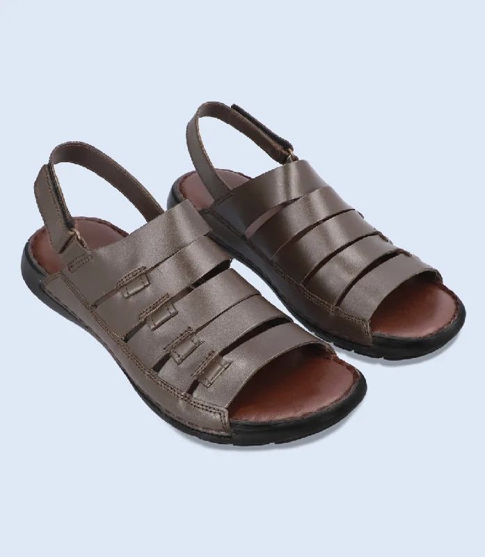 Men's sandals in a neutral color like black or brownBM5987-CHOCO-Men Sandal