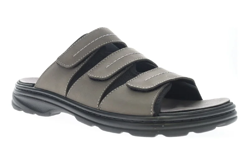 Men's sandals with a decorative buckle or charmHatcher