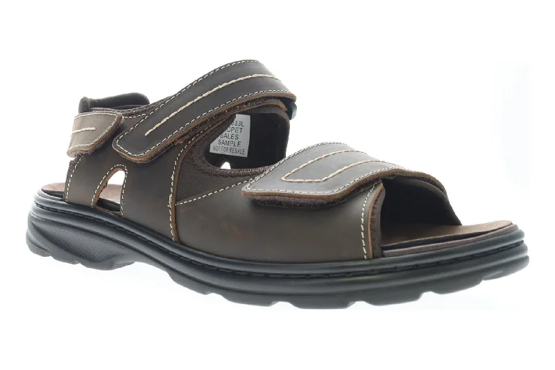 Men's sandals with a stretchy strap for a better fitHudson