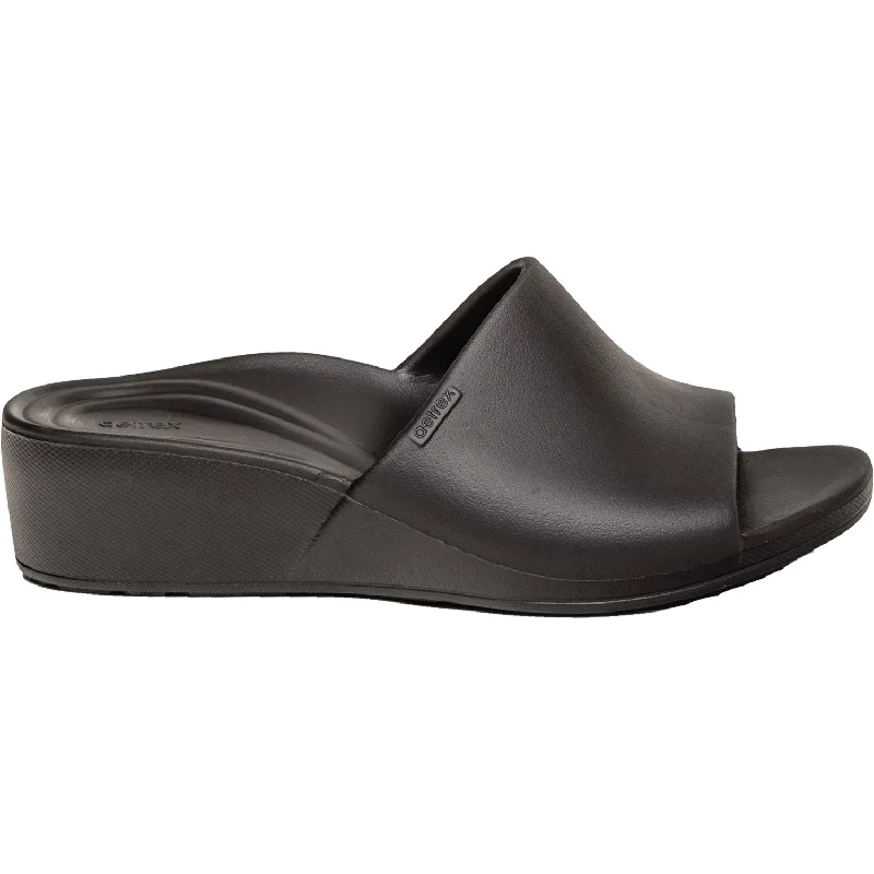 Men's sandals with a contrast stitching detailWomen's Aetrex Jamie Black EVA