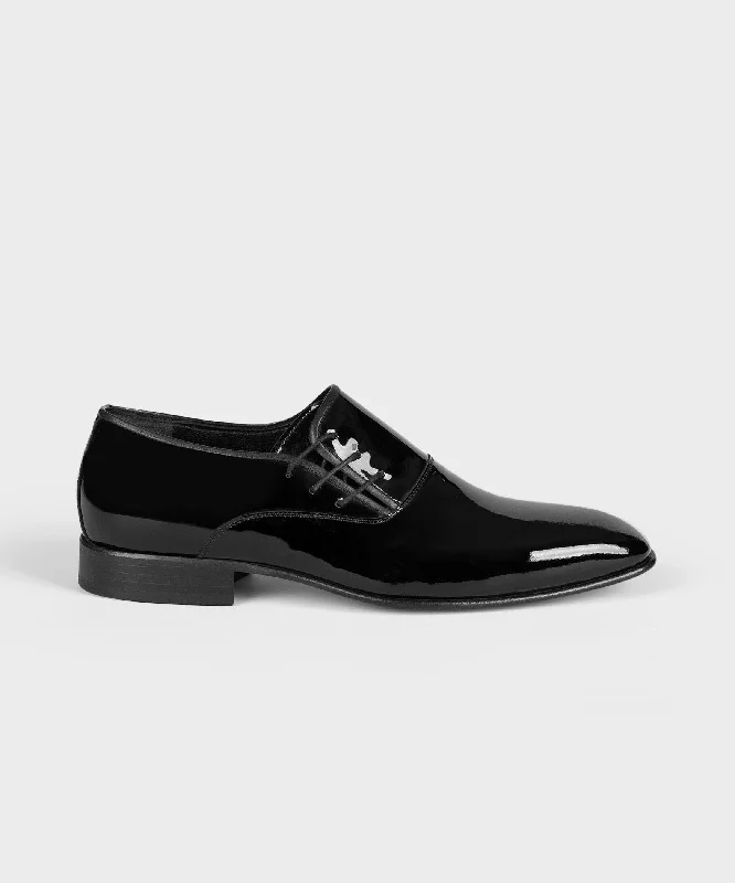 Men's loafers with a tassel front for a classic lookSide Laces