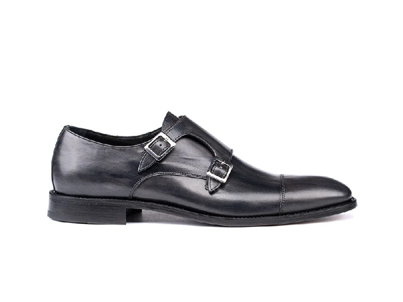 Men's loafers with a tassel front for a classic lookD'Annunzio