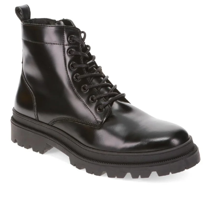 Men's casual shoes with a low - profile designDewsbury Lace-Up Boots  - DEWSBURY / 326 627