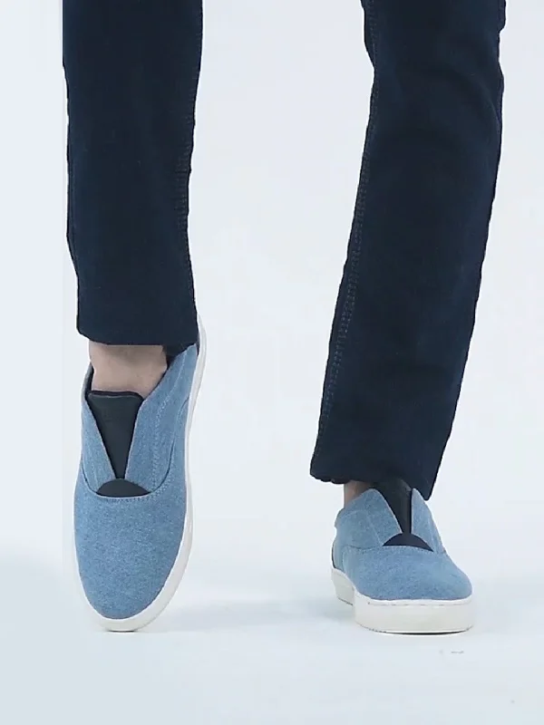 Men's casual shoes with a geometric patternMen Sky Blue Classic Upper Denim Comfort No Touch Slip On Canvas Sneakers Shoes