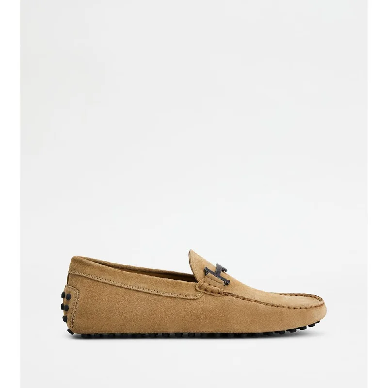 Men's loafers with a tassel front for a classic lookGommino Driving Shoes in Suede