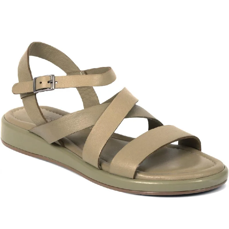 Men's casual shoes with a logo patch on the tongueMaci Leather Strappy Sandals - MACI / 323 972