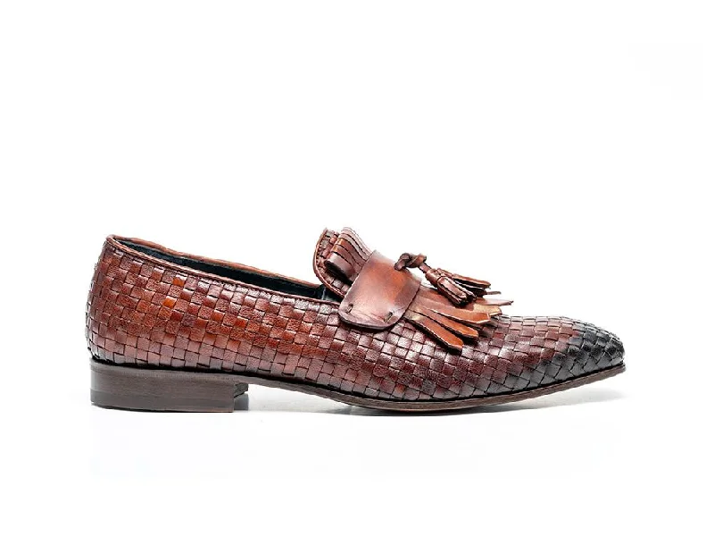 Men's loafers with a leather lacing systemNerone