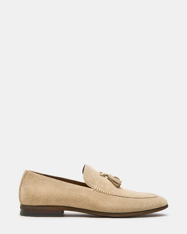 Men's loafers with a stretchy side panel for a better fitONDRE SAND SUEDE