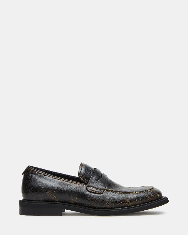 Men's loafers with a contrast stitching detailPERICON BLACK DISTRESSED