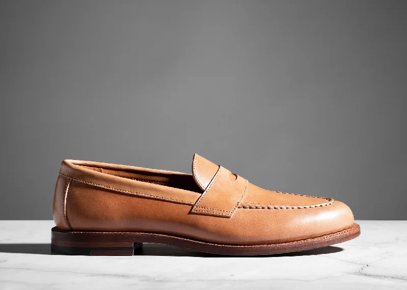 Men's loafers with a tassel front for a classic lookTraveler Penny Honey Glazed Shell Cordovan