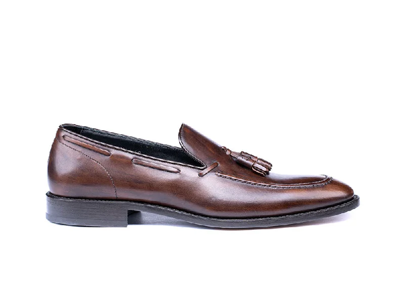 Men's loafers with a perforated leather upper for ventilationRomeo