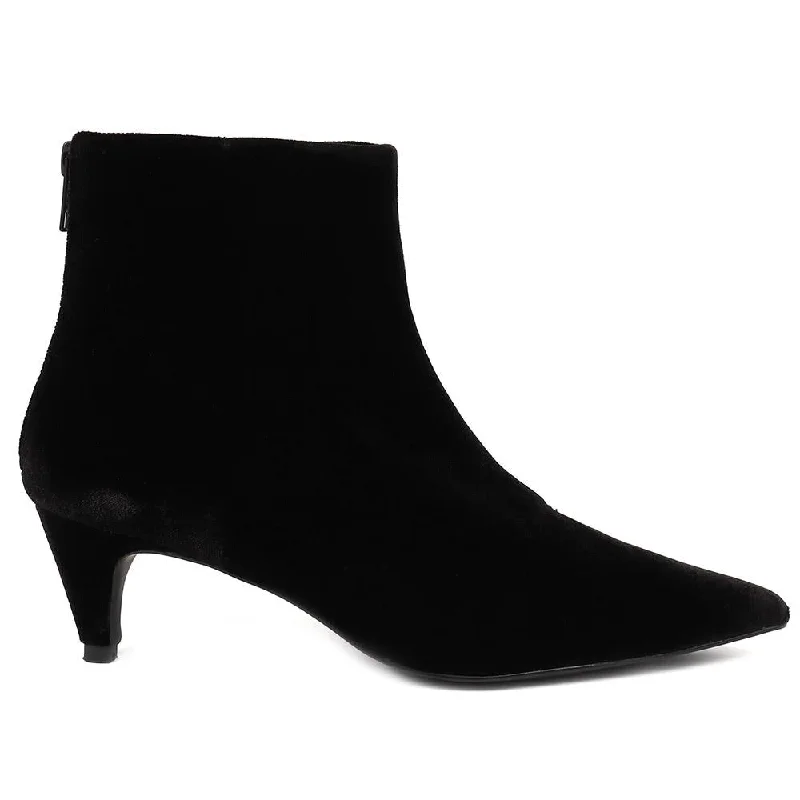 Men's casual shoes with a stretchy side panelSidonia Stiletto Heeled Ankle Boots - SIDONIA / 324 560