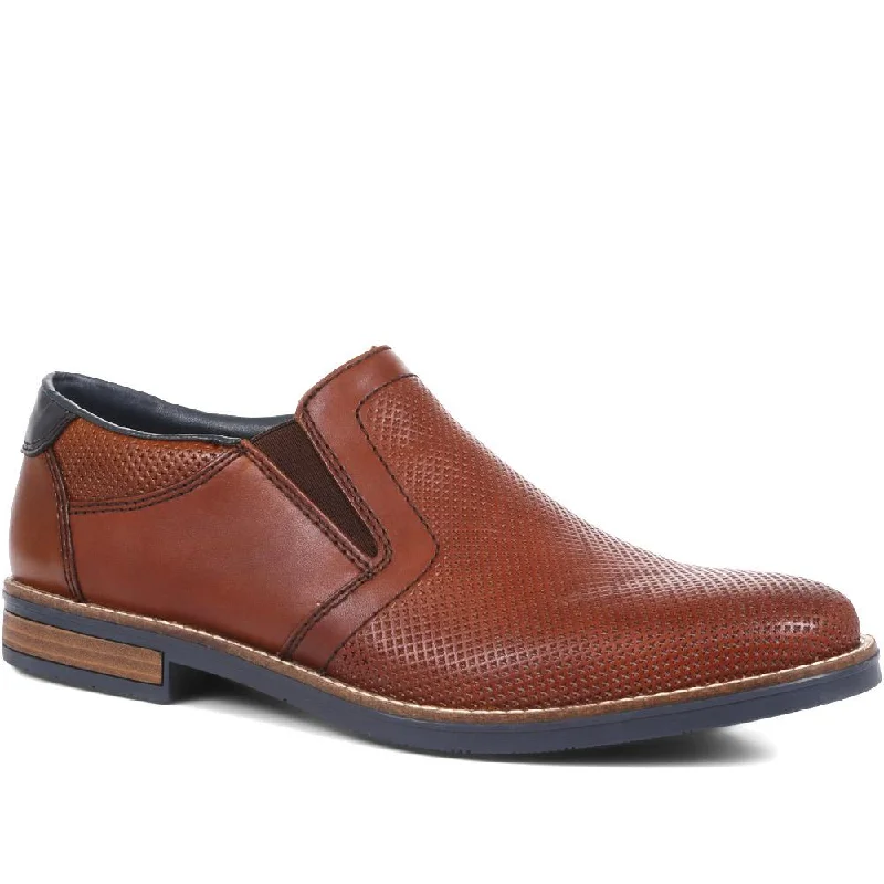 Men's loafers with a decorative buckleSlip-on Smart Loafers - RKR31544 / 317 759