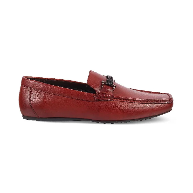 Men's loafers with a contrast stitching detailThe Proter Wine Men's Leather Driving Loafers Tresmode