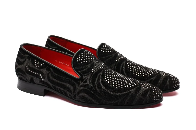 Men's loafers with a pointed toe for a stylish appearanceThe Tuvan Diamond Loafers - Black