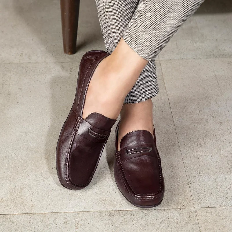 Men's leather loafers with a penny slotThe Yodry Brown Men's Leather Driving Loafers Tresmode