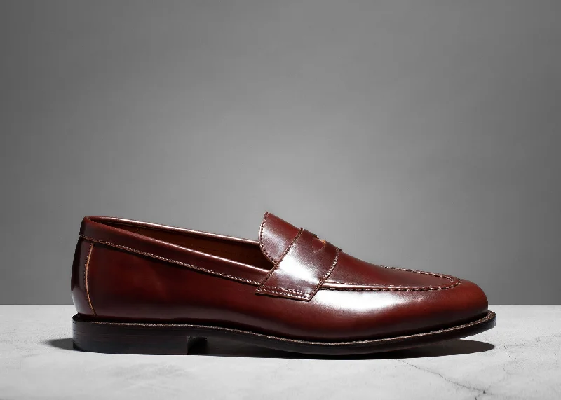 Men's loafers with a cushioned footbedTraveler Penny Garnet Shell Cordovan