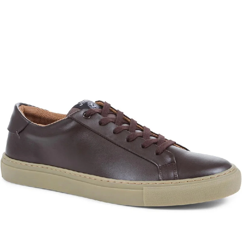 Men's casual shoes with a sporty look and feelTwickenham Apple Leather Trainers - TWICKENHAM / 323 946