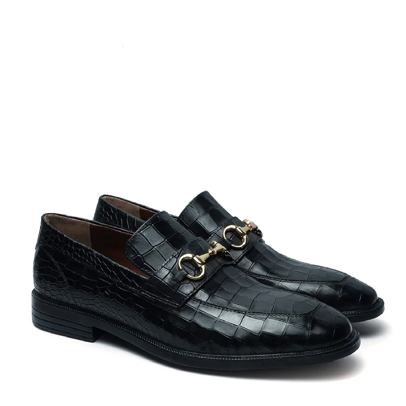 Men's loafers with a tassel front for a classic lookLight Weight Black Loafer in Deep Cut Leather