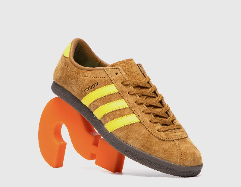 Men's sneakers with a reflective stripe for visibilityadidas Originals London Pack Bronze Strata / Impact Yellow - Gold Met - size? exclusive