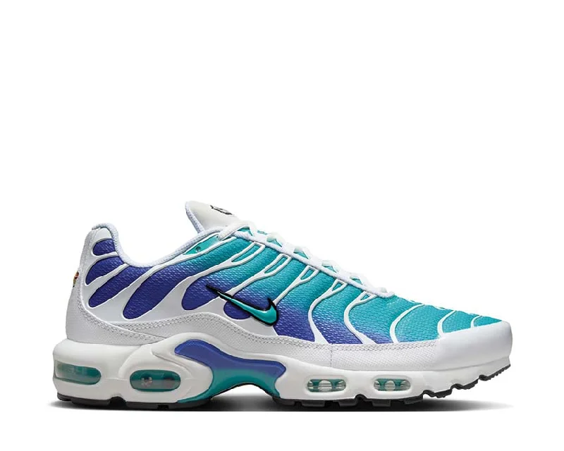 Men's sneakers in a bold color like neon greenNike Air Max Plus "Aqua"