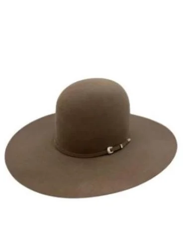 Men's western boots with a traditional western boot silhouette and a polished shineAtwood 7X Pecan Felt Hat