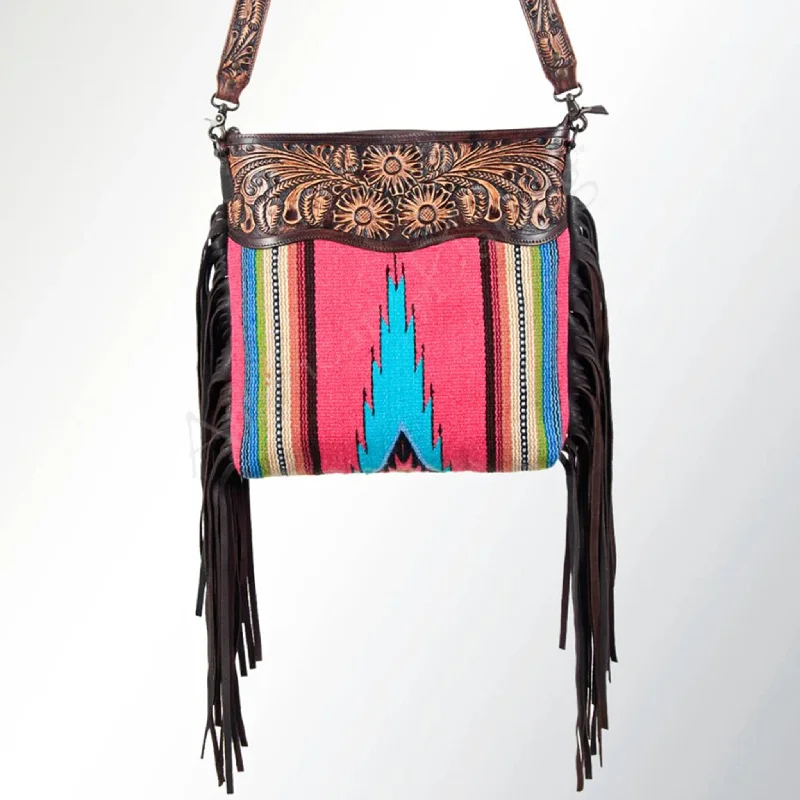 Men's western boots with a scalloped edge and a pull - on strapAmerican Darling Fringe Cross Body