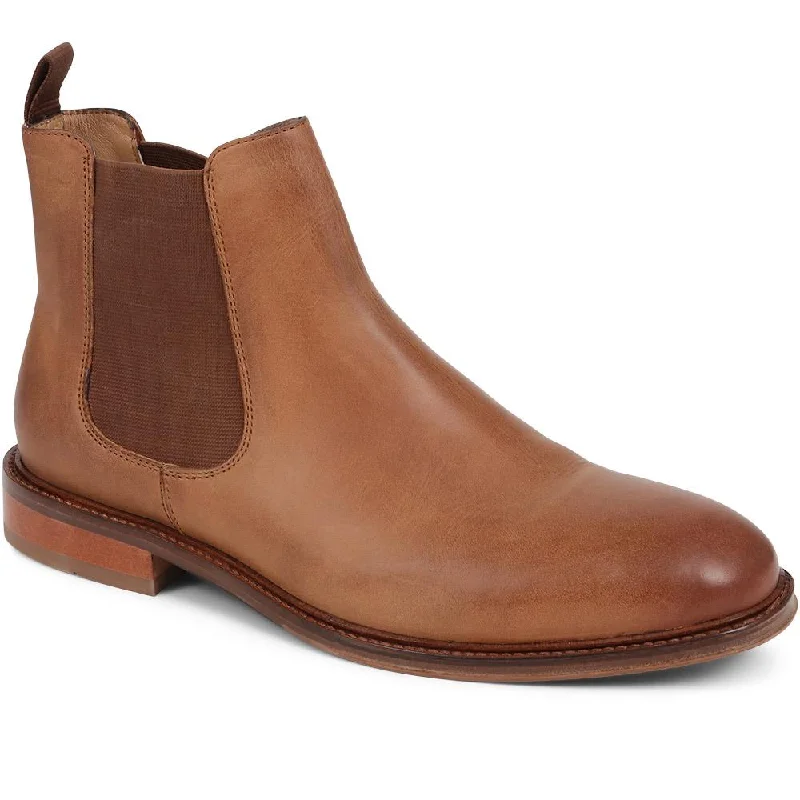 Men's casual shoes with a stretchy side panelDebden Leather Chelsea Boots - DEBDEN / 320 461