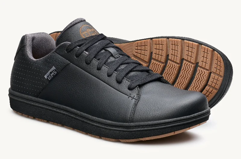 Breathable men's casual shoes for warm weatherMen's Kourt Grip