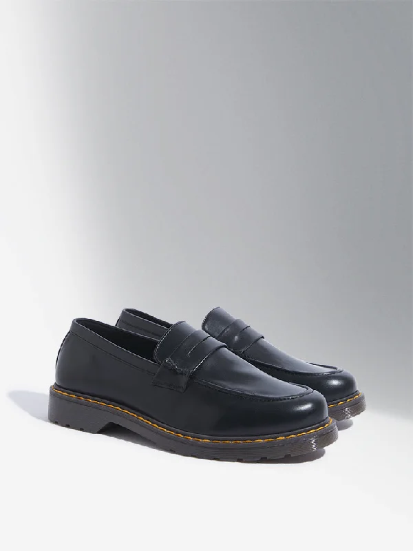 Men's casual shoes with a thick sole for added heightSOLEPLAY Black Penny Loafers