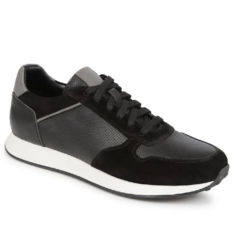 Men's casual sneakers with a mesh upperSouthsea Lace-Up Trainers  - SOUTHSEA / 326 325